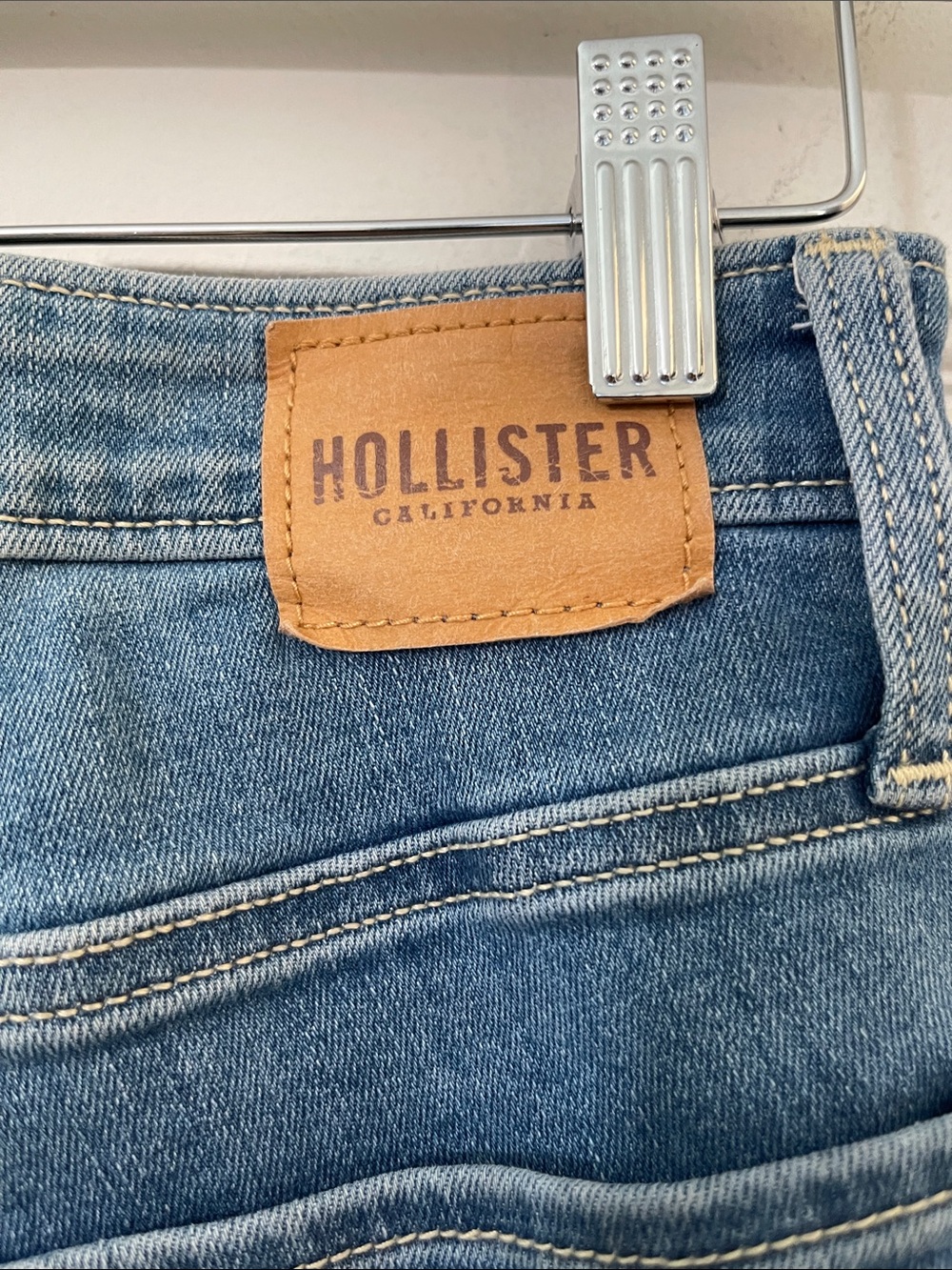 Hollister Classic Blue Flare Jeans - Women's - Picture 3 of 4